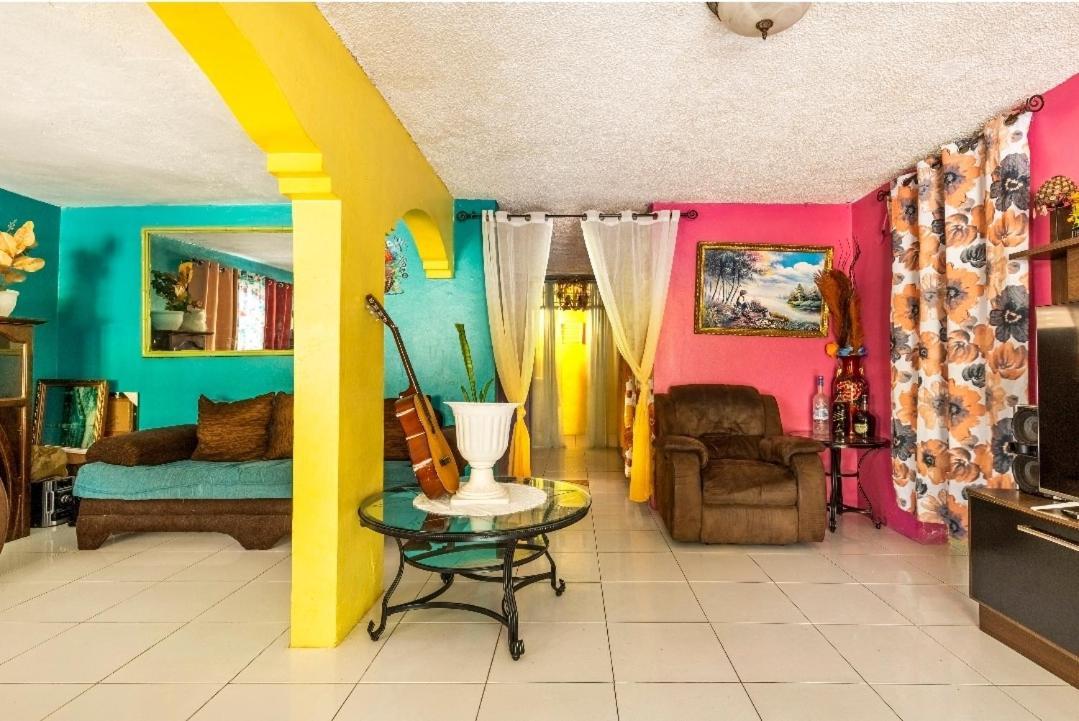 Colorful Private Room Oasis Montego Bay Exteriér fotografie